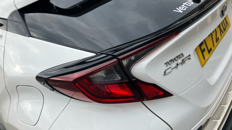 Toyota C-HR 2.0 Hybrid Design 5dr CVT Hybrid Hatchback